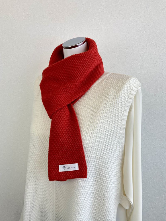 『ポコポコ』と表情豊かな【カノコ編み】のサッと巻けるコンパクトミニマフラー　【スカーレット】 6枚目の画像