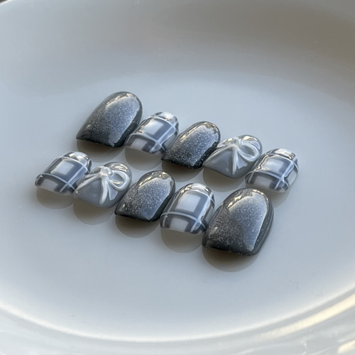 ネイルチップ グレー リボン チェック マグネット ネイルチップ（つけ