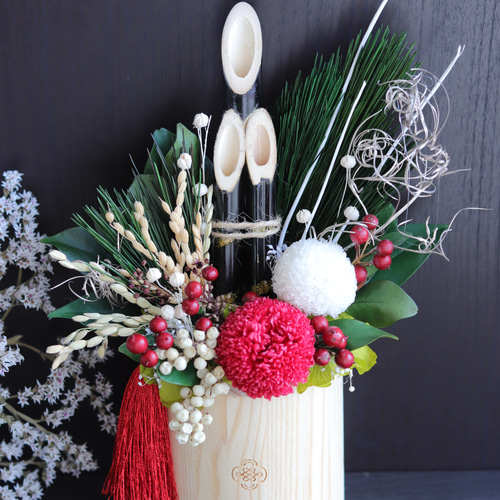 大人シックなポンポンマムの紅白門松＊卓上＊プリザーブドフラワー