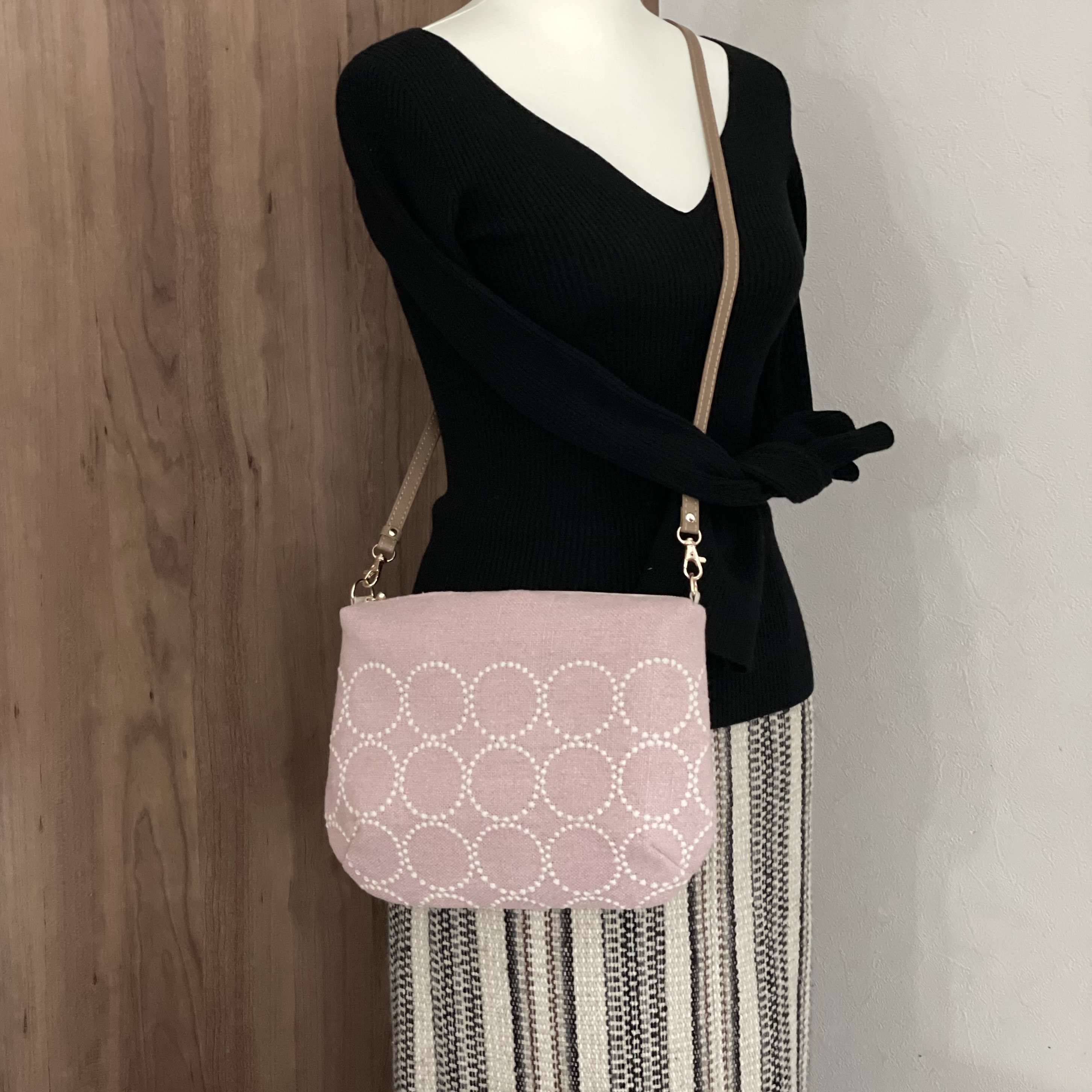 ミナペルホネン タンバリンベージュ ハンドメイドボディバッグ ⚮̈ミナ