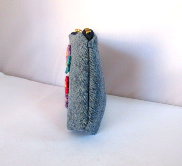 お花とねこ刺繍のウールポーチ＊ブルーグレーＡ 人気・おすすめ｜省スペース設計・旅行向けにおすすめ 公式 プライバシー配送 当日出荷対応商品