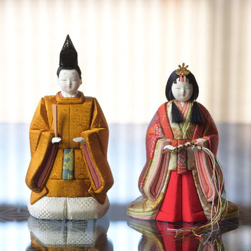 雛飾り　(9)伝統的 雛人形 衣装雛 雛人形【陽光雛】 黄櫨染 紅白梅貝合わせ付き ひな人形・雛飾り