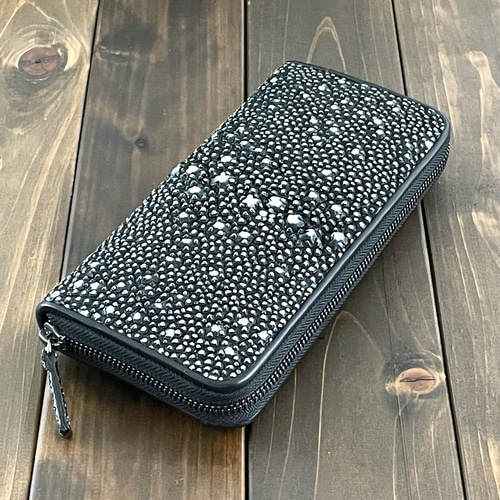 スタースティングレイ　財布　レッド　ラウンド　ロングウォレット　スティングレー 希少スタースティングレイのラウンドファスナー財布