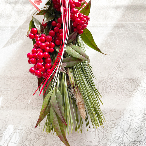 数量限定!】天然若松と南天の正月飾り 自然素材 玄関飾り しめ縄飾り