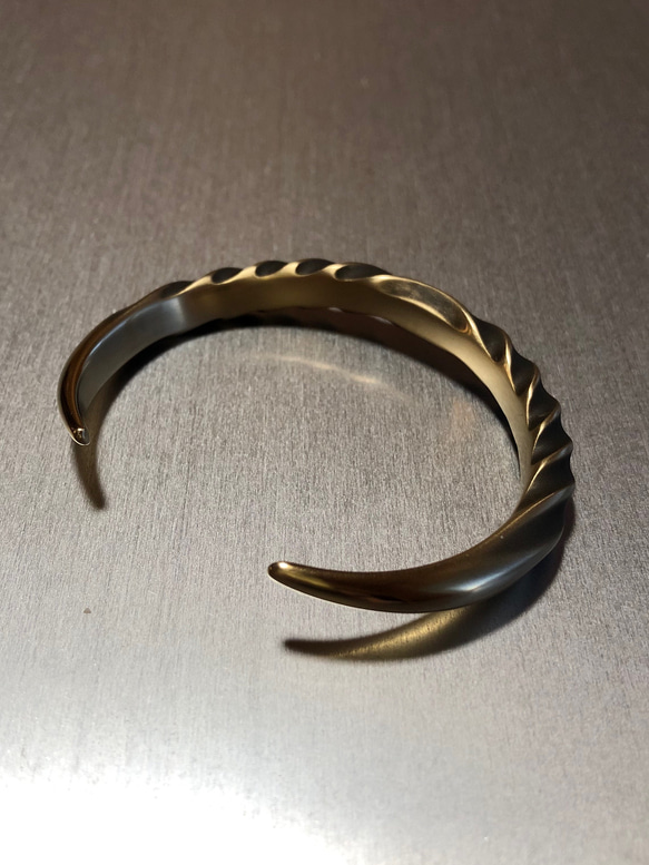 アクセサリー brass buffalo horn bangle アクセサリー brass buffalo horn bangle Ethically Sourced