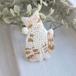 おしゃまトラ猫*ビーズ刺繍ブローチ 5枚目の画像