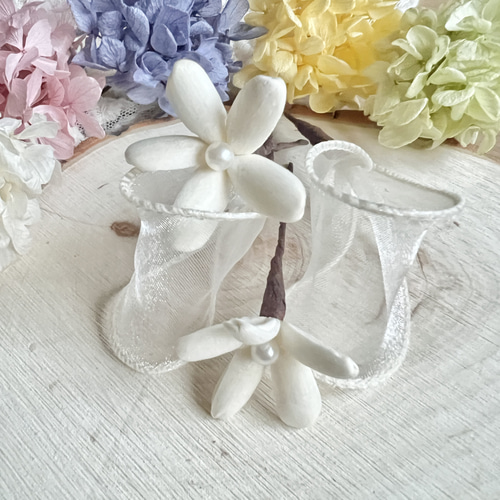 カラーを選べる】あじさいとかすみ草の髪飾り【ホワイトチュール