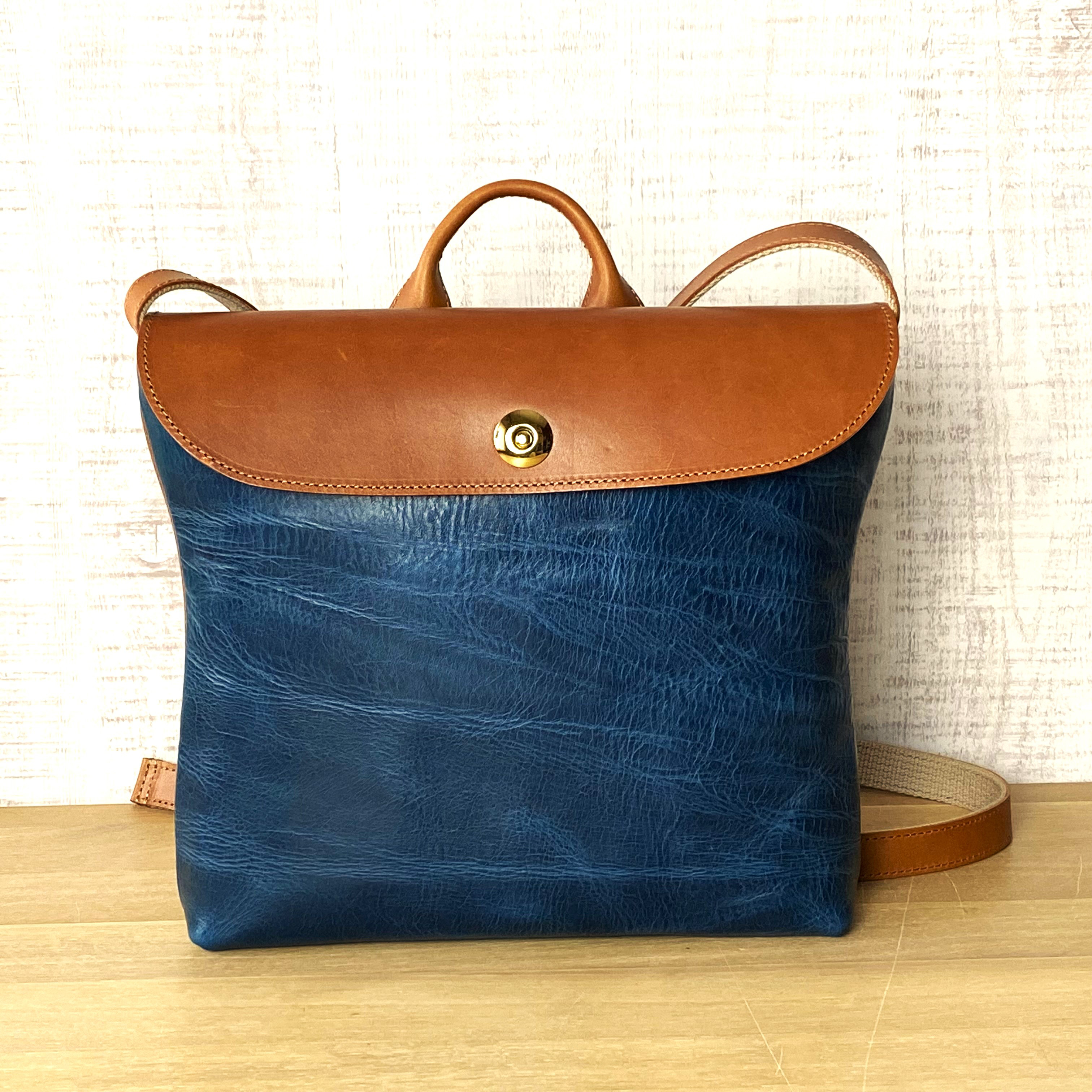 製作済み即納可！植物タンニンなめしオイルアップヌメ革を使用したショルダーバック（マグネット式留め金具）