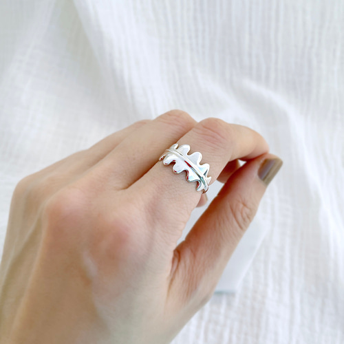 エルサ・ペレッティ™ ボーン リング スターリングシルバー | Tiffany & Co. シルバー製フォーボーンリング