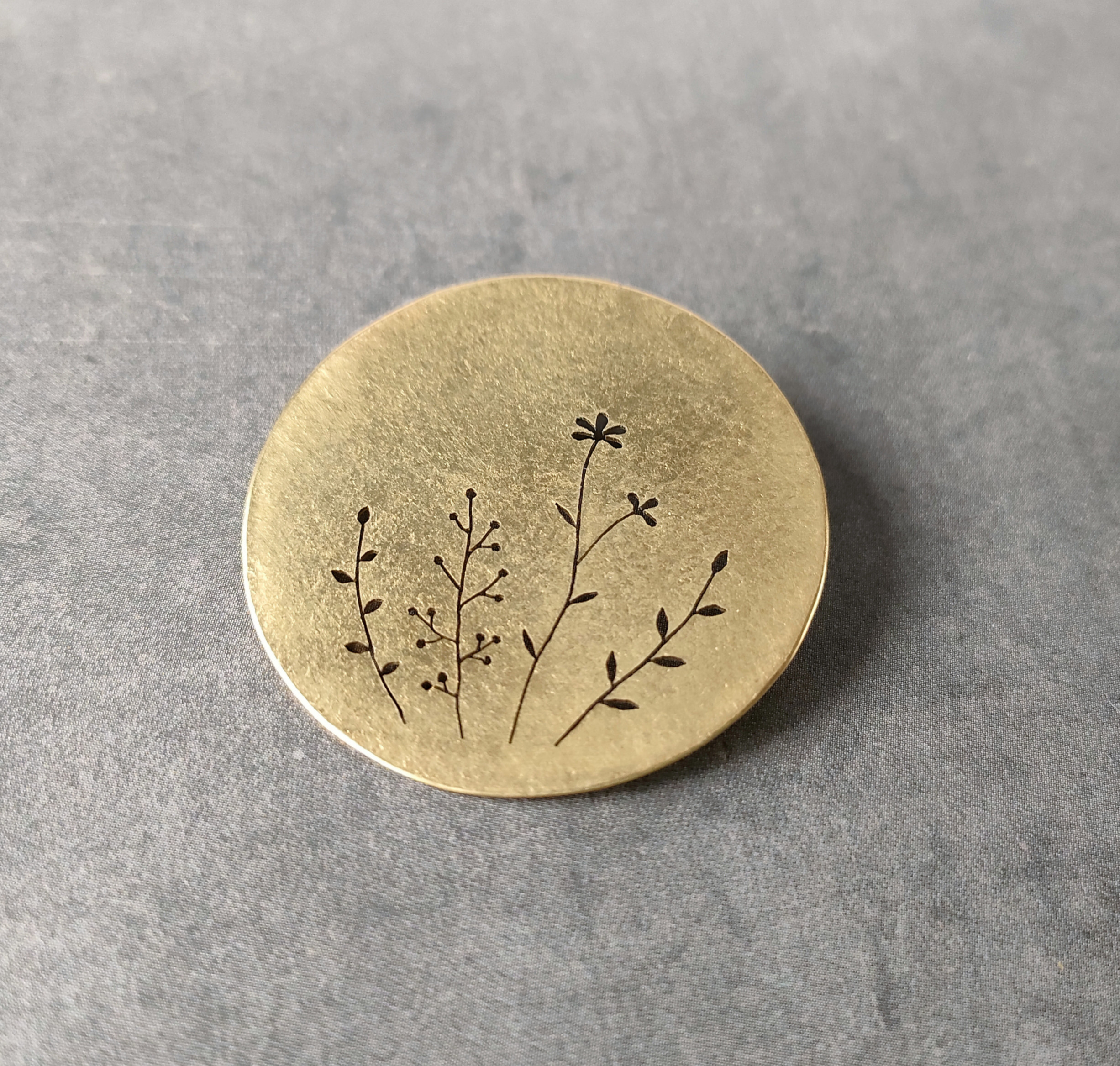 野の花 真鍮ブローチ