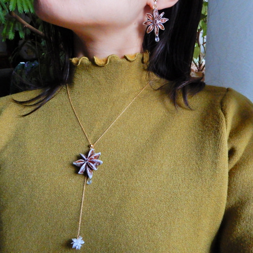 ジルコニアの雫滴る雪解けスターアニス✴︎ピアス・イヤリング ピアス