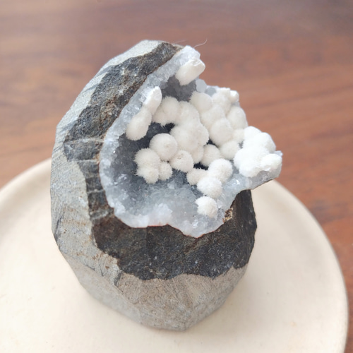 オケナイト「ラビットテール」 鉱物標本 天然石 Momo 通販 17043888