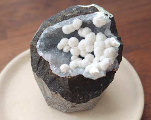 オケナイト「ラビットテール」 鉱物標本 天然石 Momo 通販 17043888