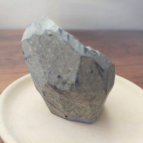 希少!　オケナイト原石　ラベル付き オケナイト「ラビットテール」 鉱物標本 天然石 Momo 通販 17043888