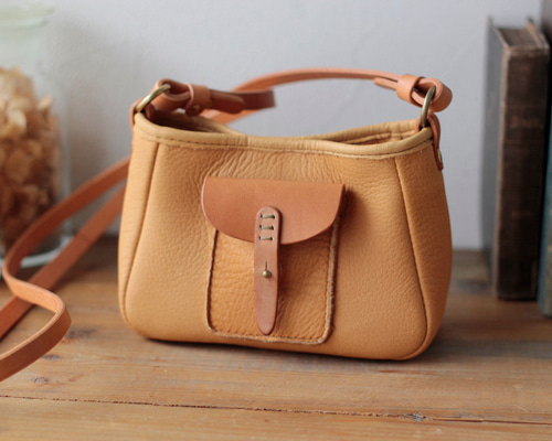 未使用品✨HAMANO ミーティア　ハンドバッグ　パドロック　キャメル　レザー 未使用品✨HAMANO ミーティア ハンドバッグ パドロック キャメル