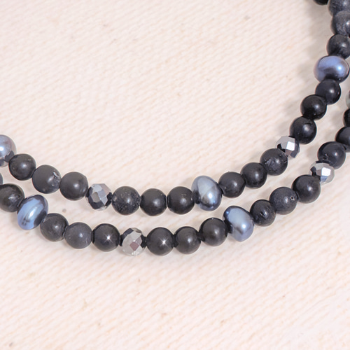 北海道産ブラックシリカの原石ビーズを使用した、遠赤外線効果バツグン