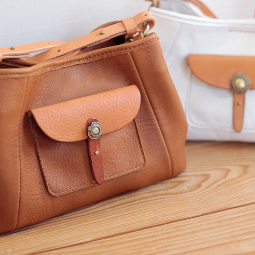 即日発送可能 NEWディアスキンショルダーバッグSS/ ホワイト ※すぐ届く