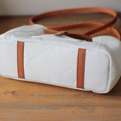 即日発送可能 NEWディアスキンショルダーバッグSS/ ホワイト ※すぐ届く  