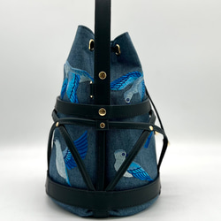 新作【TORICAGO_青い鳥◆デニム×ネイビー◆金具ゴールド】鳥籠モチーフデザイン＊褒められバッグ 5枚目の画像