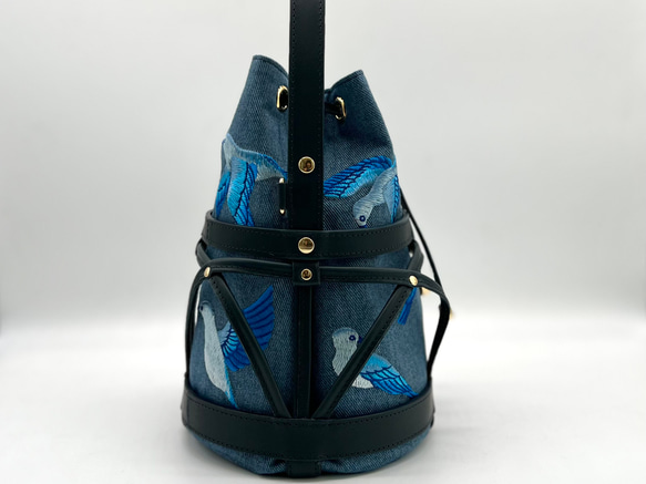 新作【TORICAGO_青い鳥◆デニム×ネイビー◆金具ゴールド】鳥籠モチーフデザイン＊褒められバッグ 5枚目の画像