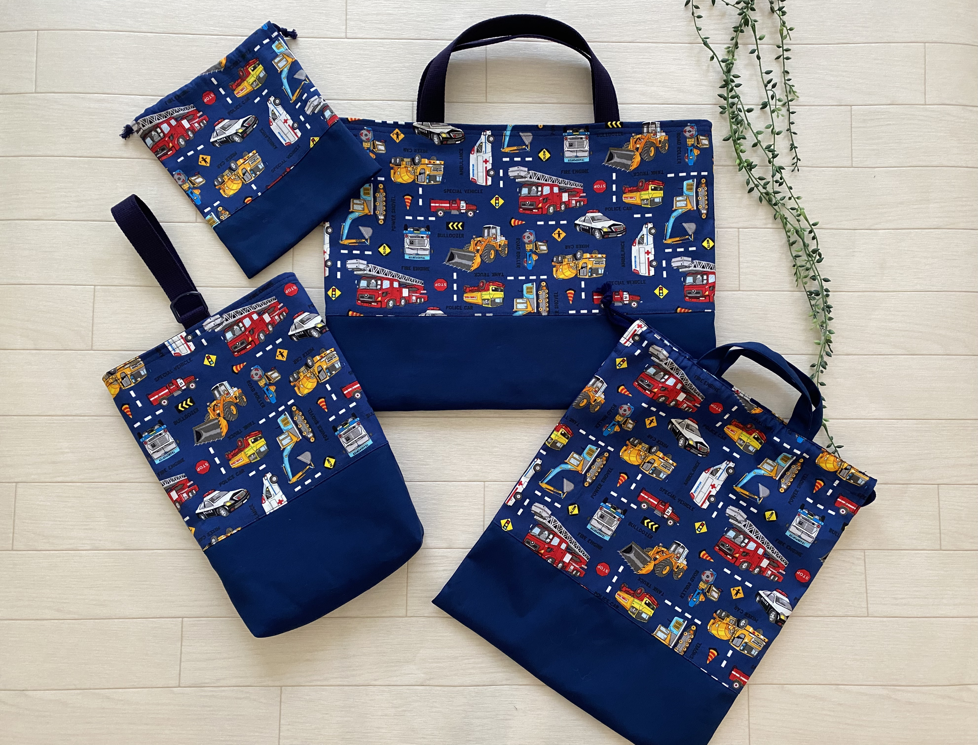 在庫限り＊2026入園入学、通園通学グッズ＊乗り物柄＊レッスンバッグ＊シューズ入れ＊体操服入れ＊歯ブラシコップ入れ