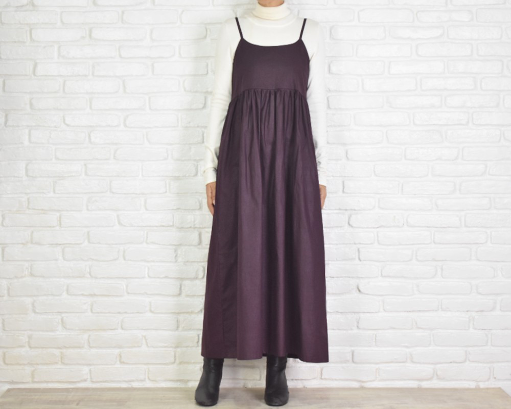 再販　コットン素材のキャミソールギャザーワンピース　ジャンパースカート　＜ボルドー＞