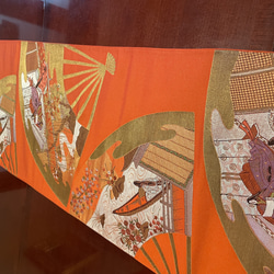 2493お正月を雅やかに飾る正絹テーブルランナー　帯リメイク 4枚目の画像