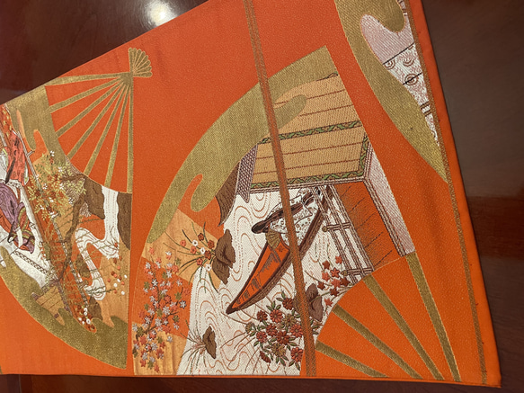 2493お正月を雅やかに飾る正絹テーブルランナー　帯リメイク 9枚目の画像