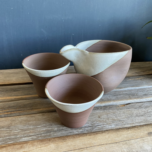 お酒の美味しくなる備前土の白釉の酒器セット（片口・お猪口2コ