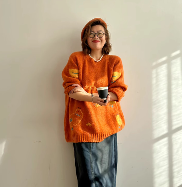 TINA●ウール.可愛.オレンジ色　丸首のセーター 1枚目の画像