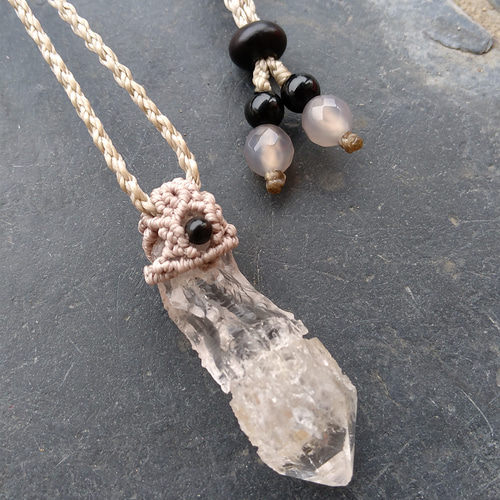 ヒマラヤ水晶 ガネッシュヒマール ＊ マクラメネックレス ペンダント 11 ガネーシュヒマール産 ヒマラヤ水晶原石 マクラメ編みペンダント