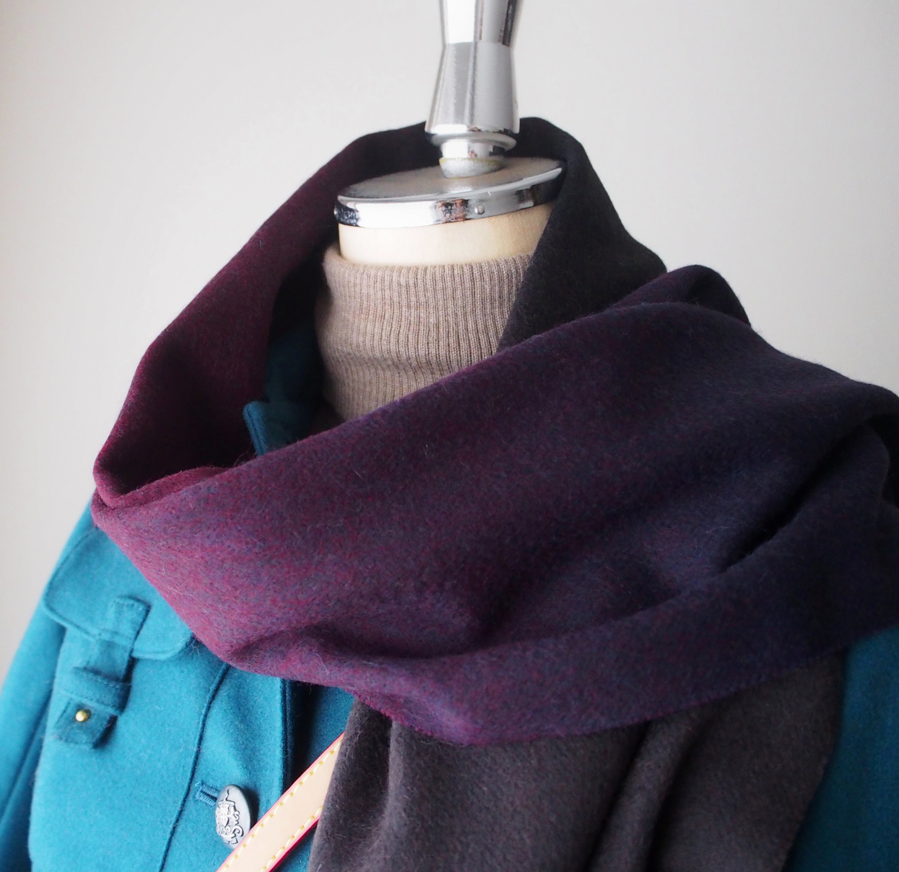 特集掲載・クリスマス【色の魔法と大人マフラー】ウール・グラデーションマフラー・オペーク