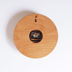 木製 掛け時計 丸型 アルダー材 4枚目の画像