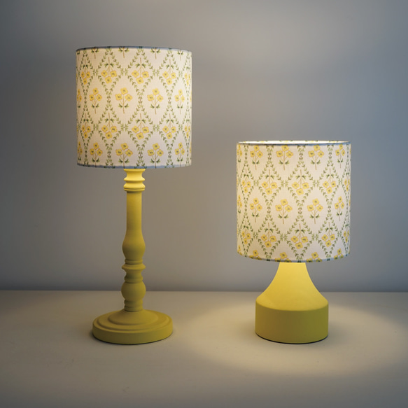 ◆HappyLamp◆S・Mサイズ/フラワーパターン/イエロー/テーブルランプ/スタンドランプ/照明 2枚目の画像