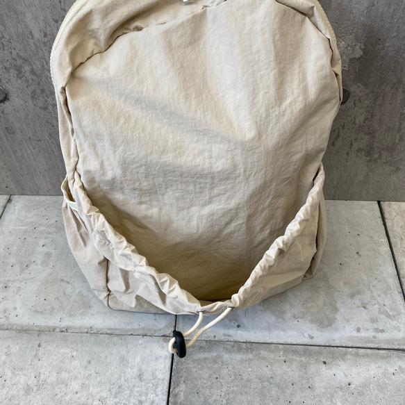 【 BISOU人気商品 】ナイロン素材の軽いリュック/カジュアル 通勤 通学 アウトドア マザーズバッグ 13枚目の画像