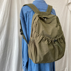 【 BISOU人気商品 】ナイロン素材の軽いリュック/カジュアル 通勤 通学 アウトドア マザーズバッグ 16枚目の画像