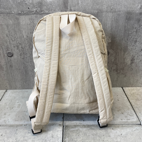 【 BISOU人気商品 】ナイロン素材の軽いリュック/カジュアル 通勤 通学 アウトドア マザーズバッグ 11枚目の画像