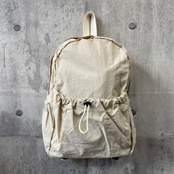 【 BISOU人気商品 】ナイロン素材の軽いリュック/カジュアル 通勤 通学 アウトドア マザーズバッグ 3枚目の画像