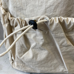 【 BISOU人気商品 】ナイロン素材の軽いリュック/カジュアル 通勤 通学 アウトドア マザーズバッグ 8枚目の画像