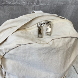 【 BISOU人気商品 】ナイロン素材の軽いリュック/カジュアル 通勤 通学 アウトドア マザーズバッグ 7枚目の画像