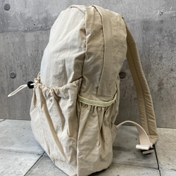 【 BISOU人気商品 】ナイロン素材の軽いリュック/カジュアル 通勤 通学 アウトドア マザーズバッグ 10枚目の画像