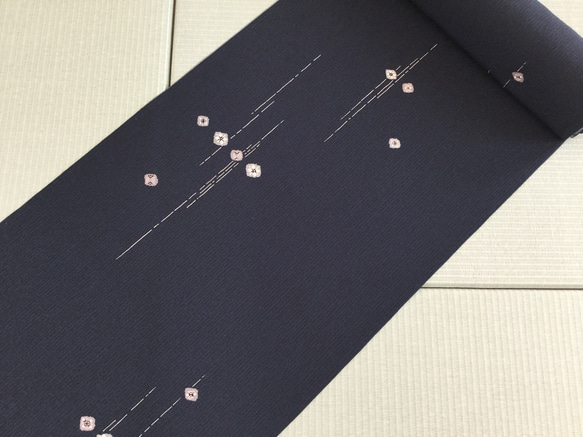 【洗える飛び柄小紋】袷｜単衣｜選べるＳ・Ｍ・Ｌ｜自分好みにお仕立て　◇ネイビーの飛び柄小紋◇ 