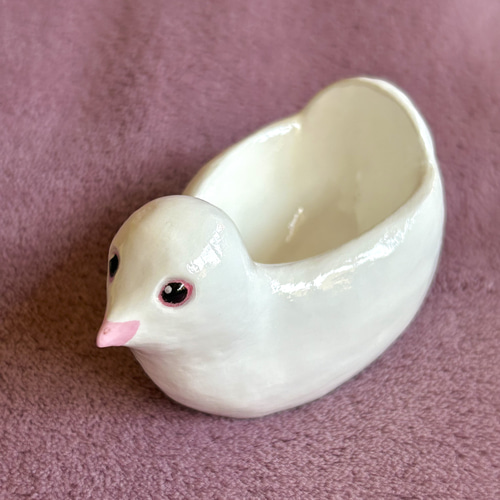 陶芸好きな方へ　白い鳩の小物入れ　作家ものハンドメイド一点ものオリジナル手びねり 陶芸好きな方へ 白い鳩の小物入れ 作家ものハンドメイド一点ものオリジナル