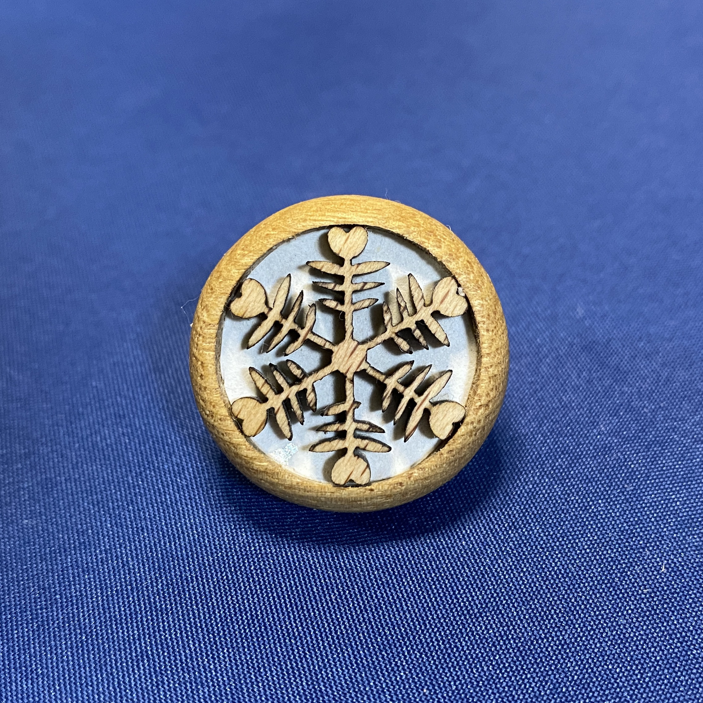 リバーシブル帯留め　雪の華　(三分紐用)