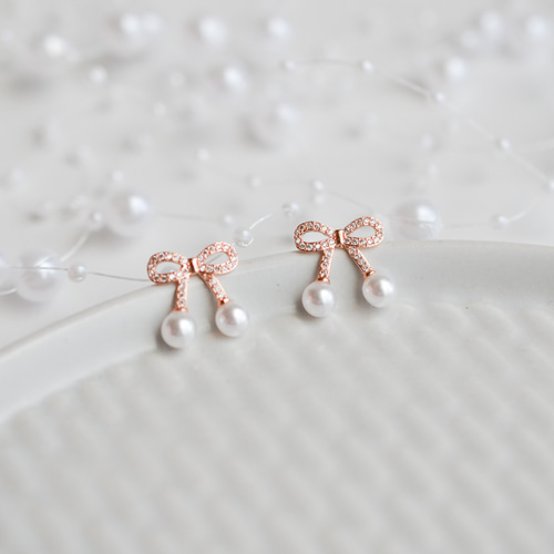 ゴールドピアス　パール付き　（ぽんちゃん） ゴールドピアス パール付き （ぽんちゃん） ゴールドピアス パール付き