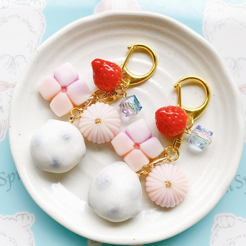 桜大福キーホルダー フェイクスイーツ 食品サンプル 樹脂粘土 悩ましい 