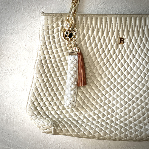 【美品】jollies ジョリーズ　カゴバッグ　タッセルチャーム　ビーズ　刺繍 jolliesオリジナル ビーズタッセルチャーム 全3色 | バッグ