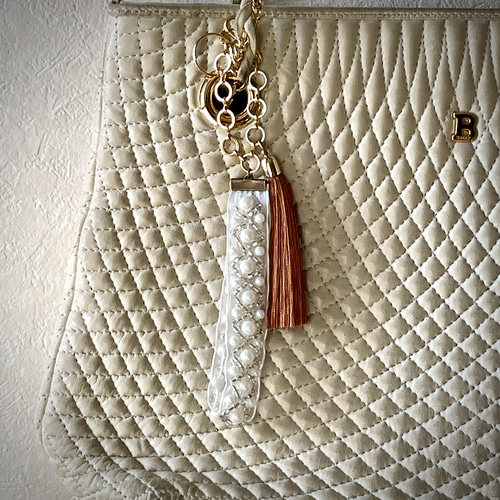 選べる4色 2WAY バッグチャーム キーホルダー ビーズ刺繍 黒 白