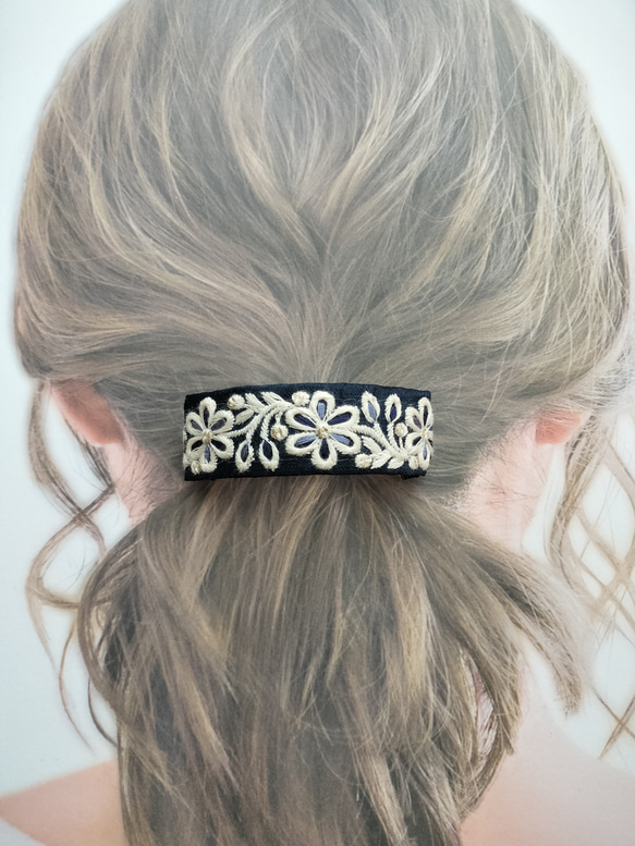 【153】インド刺繍　バレッタ　ポニーバレッタ　ポニーテール　ヘアアクセサリー 1枚目の画像