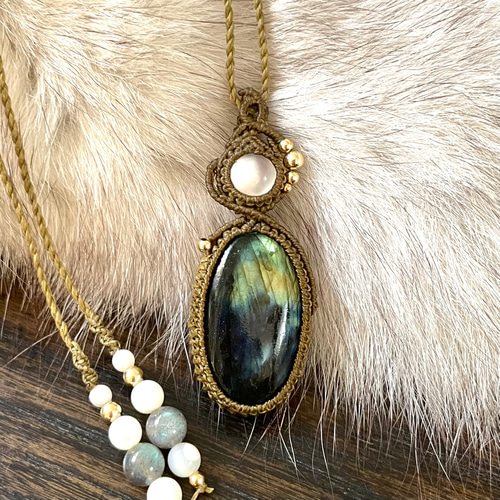 まんまるラブラドライトと天然石ビーズの天然石マクラメ編みネックレス♪♪♪ まんまるラブラドライトと天然石ビーズの天然石マクラメ編みネックレス